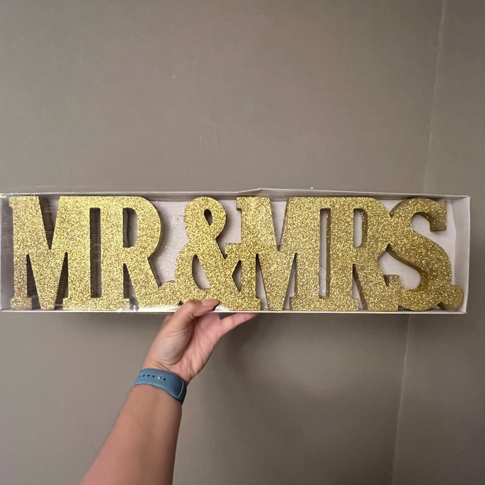Mr. & Mrs. Sign